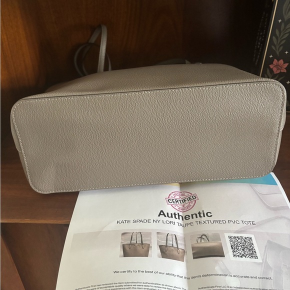 Kate Spade ♠️ Lori Taupe Textured Tote Bag - Picture 3 of 6